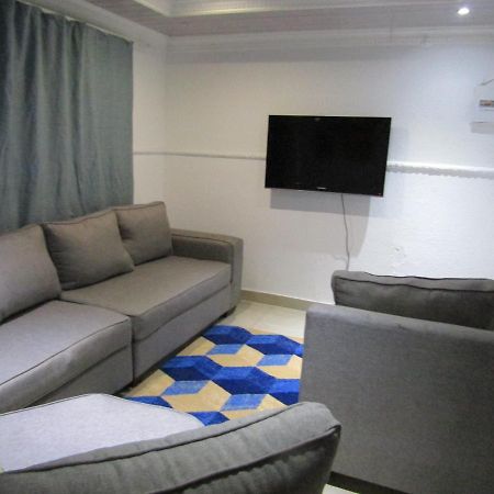 Phomolong Guest House Soweto Exterior photo