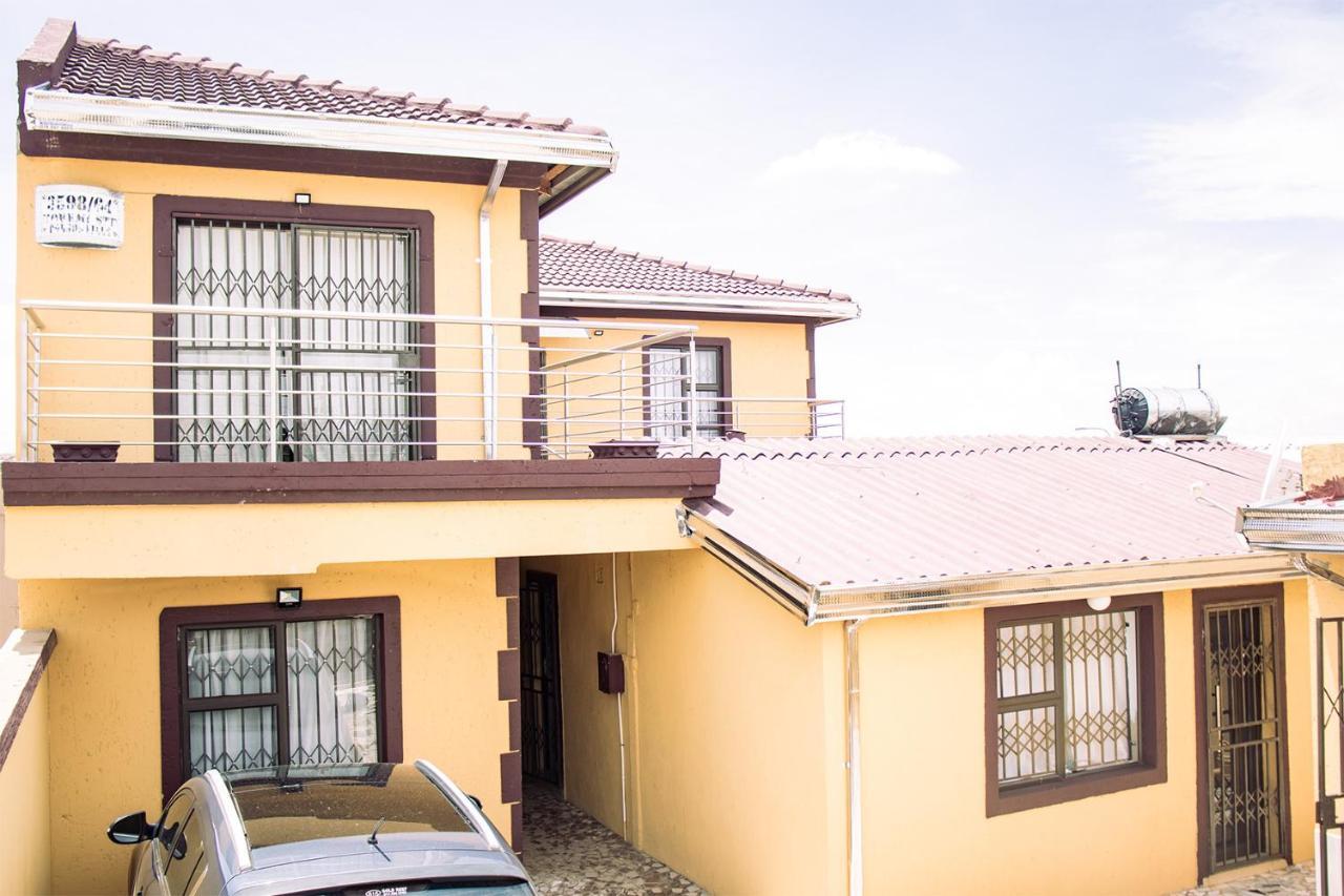 Phomolong Guest House Soweto Exterior photo