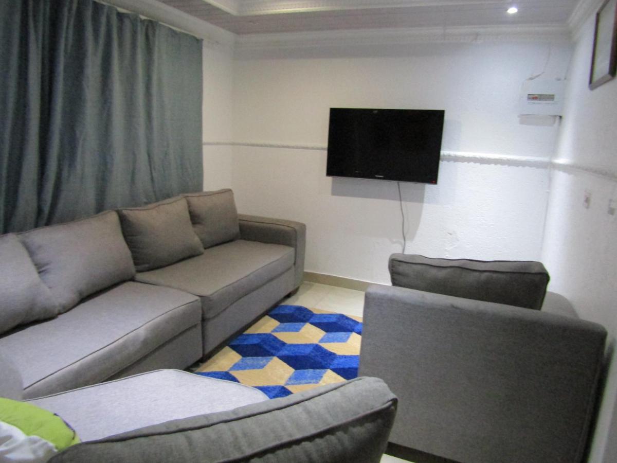 Phomolong Guest House Soweto Exterior photo